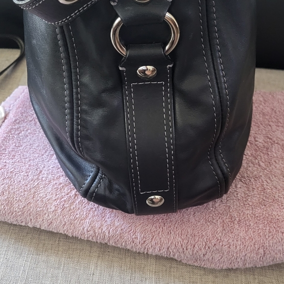 Vintage Coach bag medium size , shoulder bag with phone case. - Picture 5 of 9